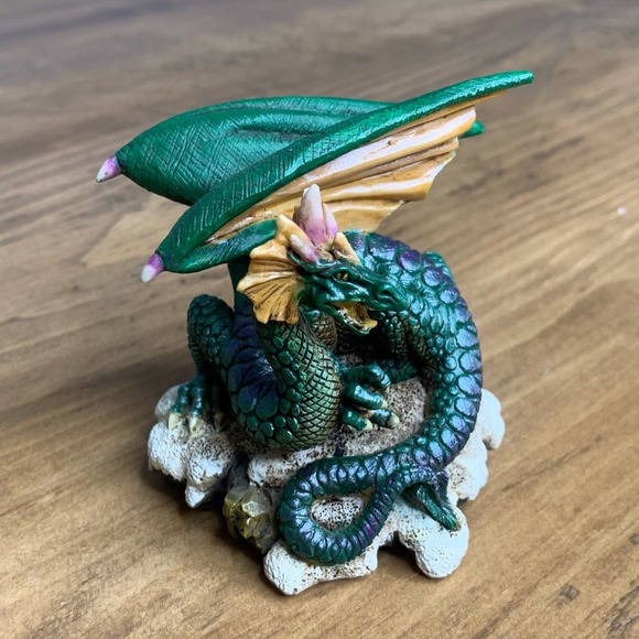 1997 WU Twin Dragon Figurine Hatching From Egg & 1998 WUI Dragon on Rock Resin - Picture 5 of 16